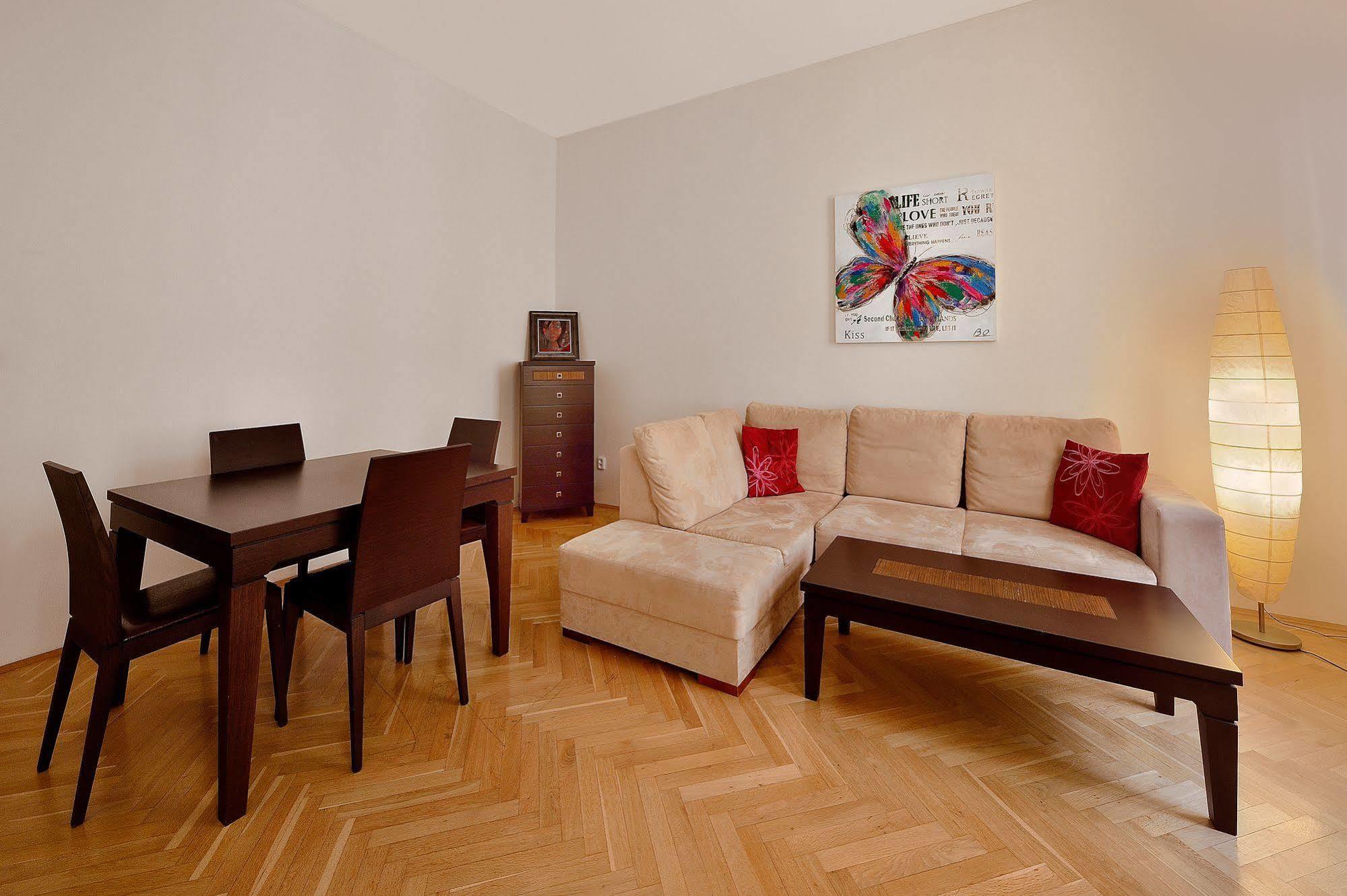 Ambiente Serviced Apartments - Tallerova Bratysława Zewnętrze zdjęcie