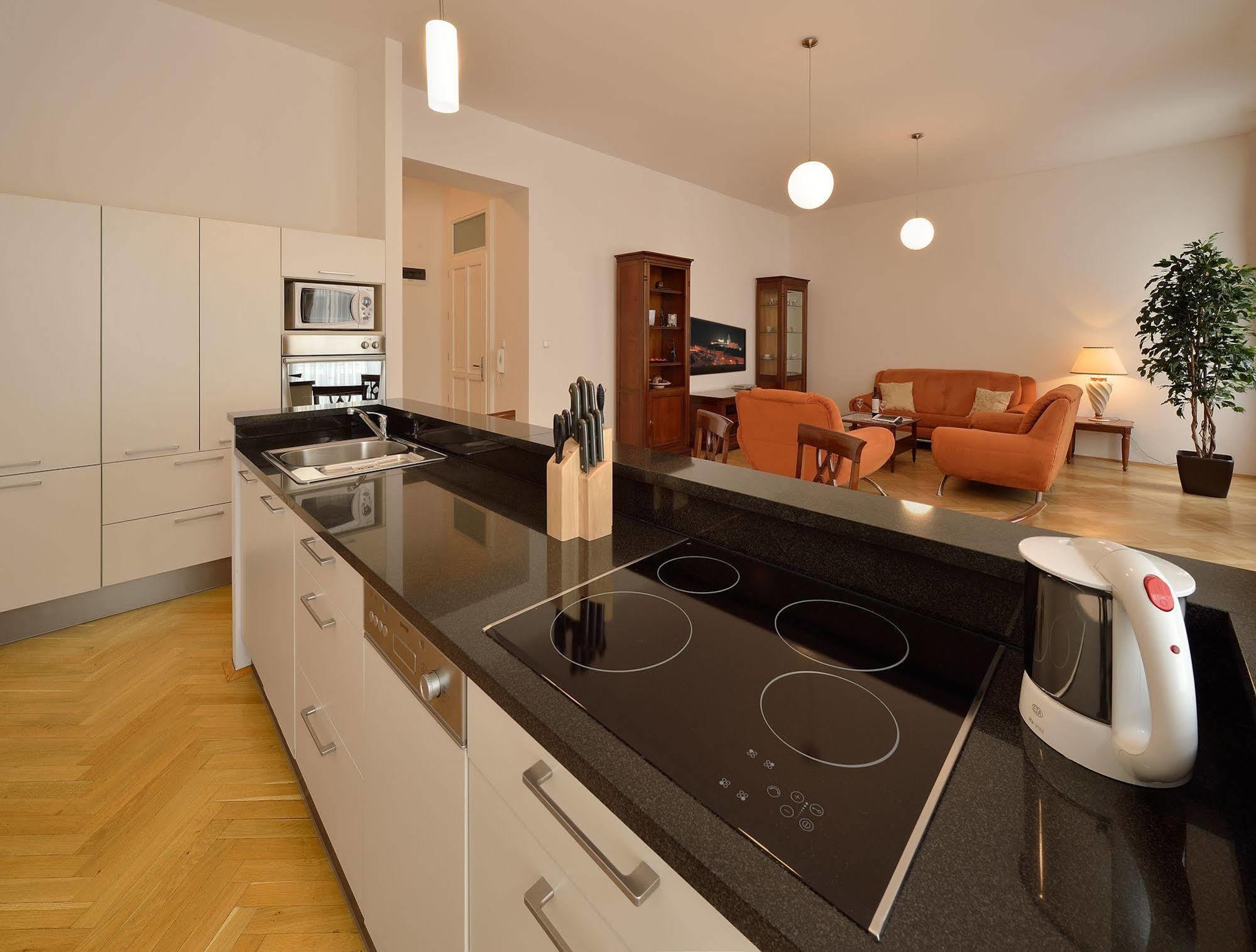 Ambiente Serviced Apartments - Tallerova Bratysława Zewnętrze zdjęcie