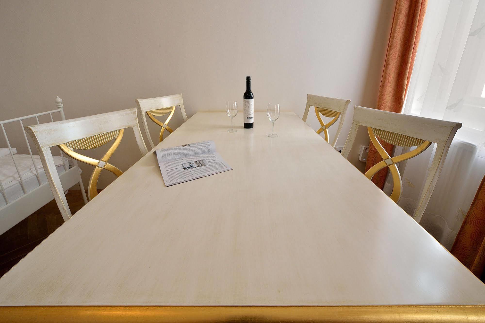 Ambiente Serviced Apartments - Tallerova Bratysława Zewnętrze zdjęcie