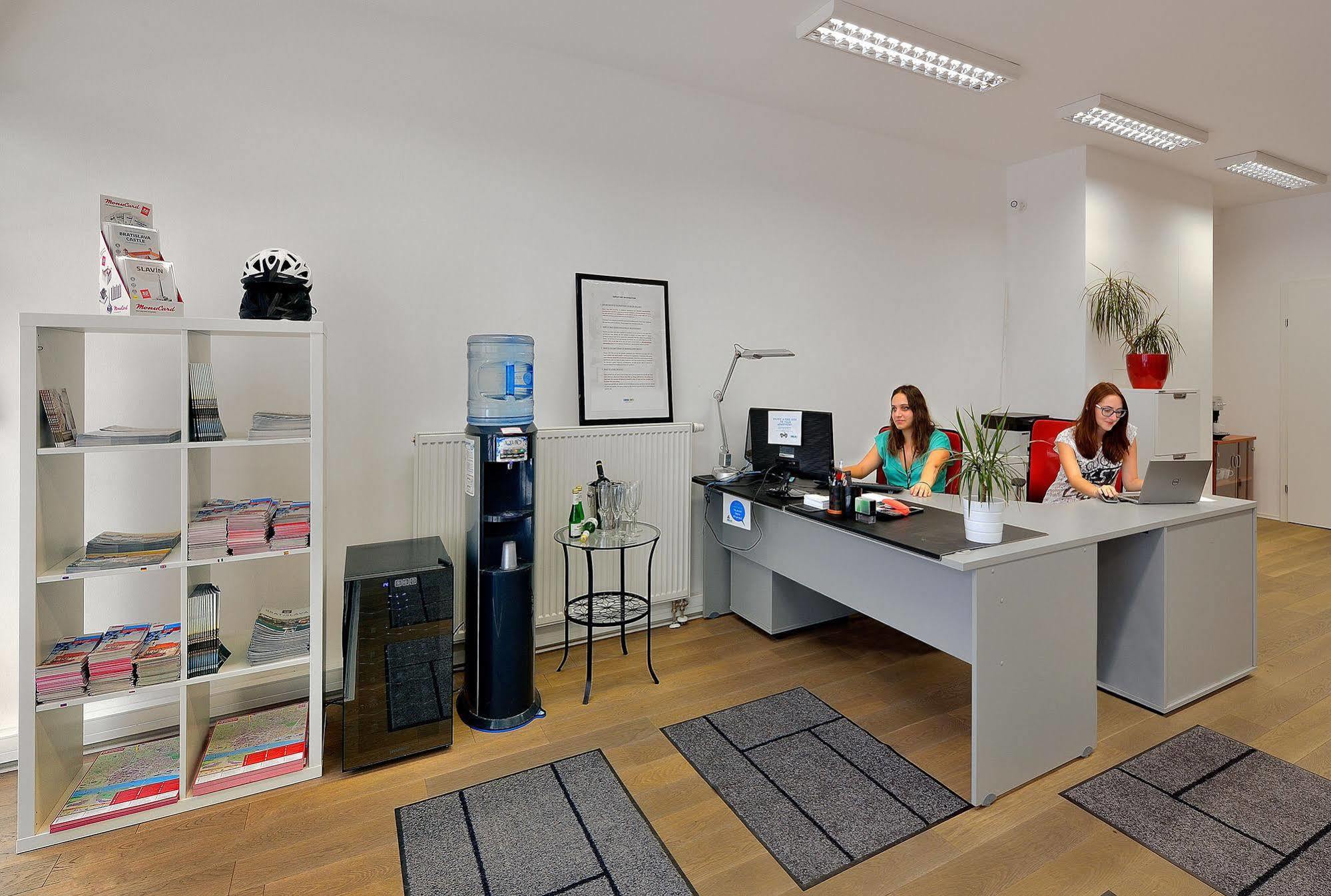 Ambiente Serviced Apartments - Tallerova Bratysława Zewnętrze zdjęcie